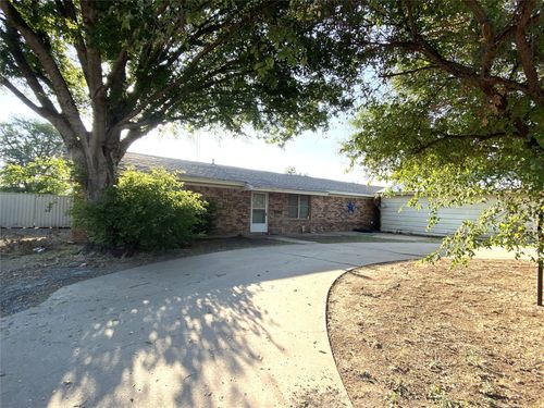 200 N Hilmar St, Weinert, TX, 76388-2611 | Card Image