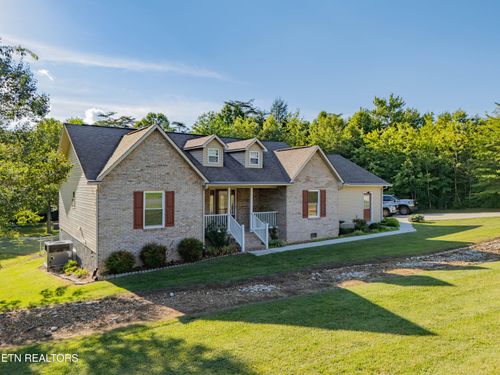 542 Sunset Ridge Dr, Crossville, TN, 38571-3667 | Card Image