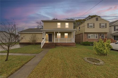 332 Catalpa Ave, Hampton, VA, 23661-2618 | Card Image