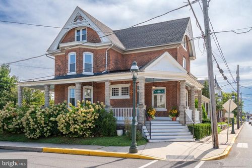 304 Main St, PENNSBURG, PA, 18073-1316 | Card Image