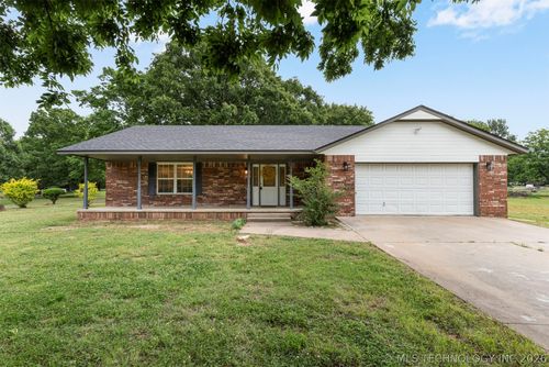 1604 N Delaware Street, Chouteau, OK, 74337 | Card Image