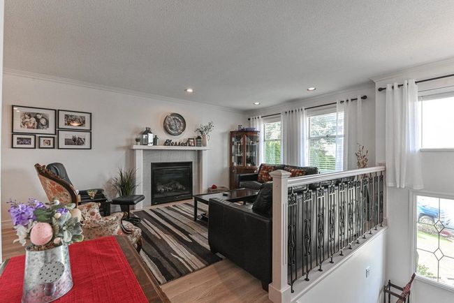 3602 Walden Street, House other with 3 bedrooms, 3 bathrooms and 6 parking in Abbotsford BC | Image 2