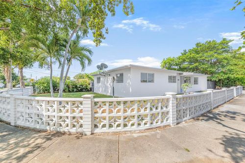 3202 Sw 3rd St, Miami, FL, 33135-1121 | Card Image