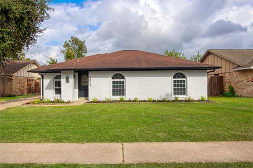 5802 Chrystell Ln, Houston, TX, 77092-3320 | Card Image