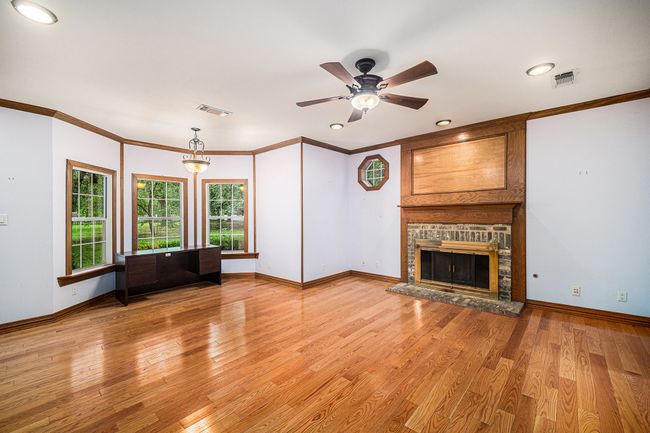 613 Seals Rd, House other with 4 bedrooms, 4 bathrooms and null parking in Bartonville TX | Image 5