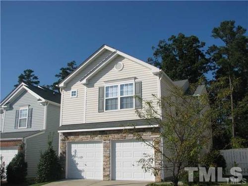 7317 Brighton Hill Ln, Raleigh, NC, 27616-8365 | Card Image