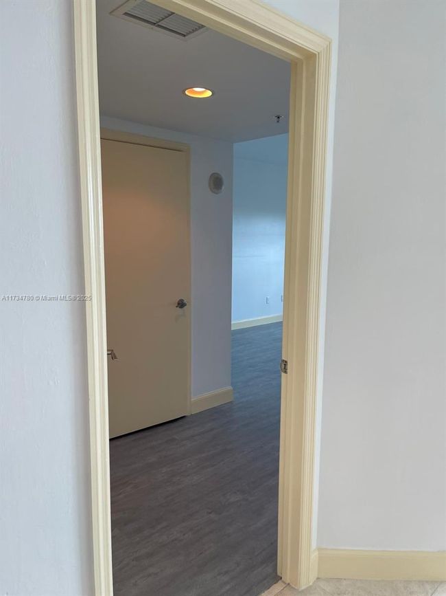 APT-1103 - 15051 Royal Oaks Ln, Condo with 3 bedrooms, 3 bathrooms and null parking in North Miami FL | Image 8