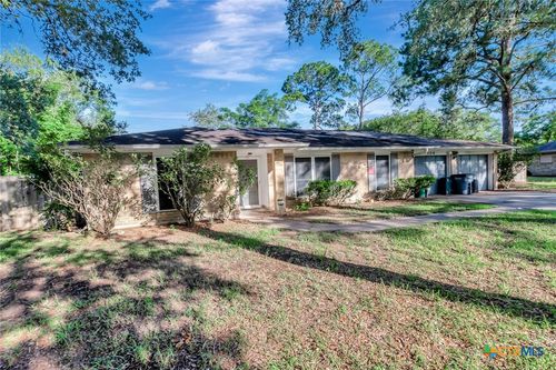 304 Simpson Rd, Victoria, TX, 77904-1474 | Card Image