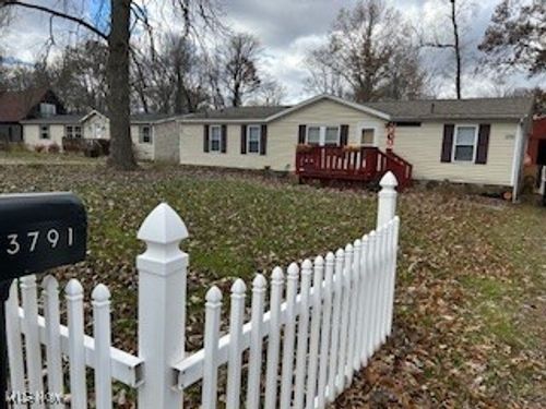 3791 Selnik Rd, Kent, OH, 44240-6405 | Card Image