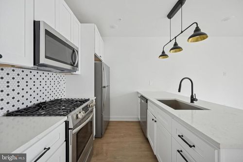 204-1614 Ridge Ave, PHILADELPHIA, PA, 19130-2116 | Card Image
