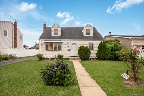 58 S Crescent Dr, Farmingdale, NY, 11735-4322 | Card Image