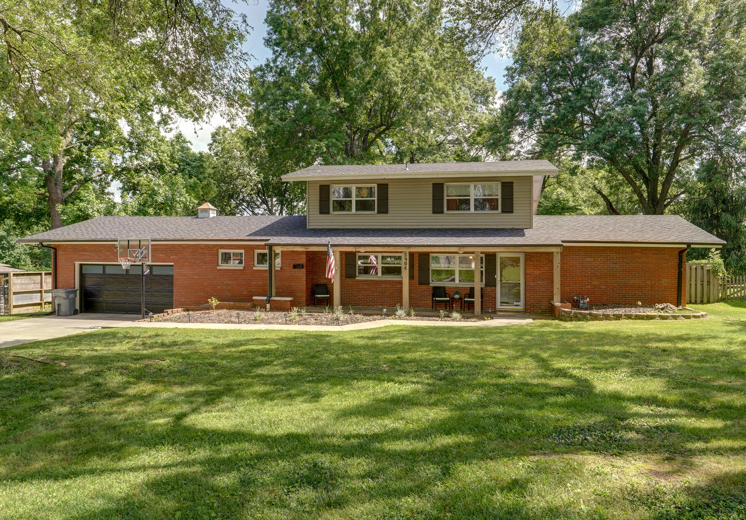Lamonta Dr, Springfield, MO 65804