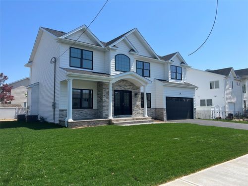10 19th St, Jericho, NY, 11753-2528 | Card Image