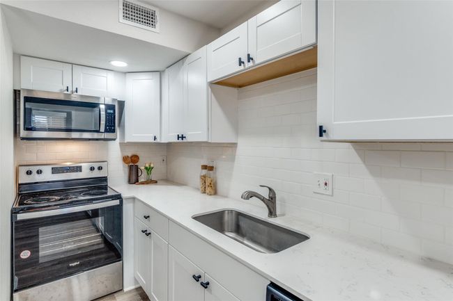 APT-120 - 10211 Regal Oaks Dr, Condo with 2 bedrooms, 2 bathrooms and null parking in Dallas TX | Image 10