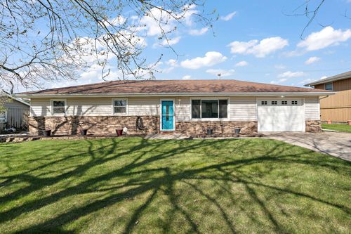 9542 Roosevelt Pl, Crown Point, IN, 46307 | Card Image