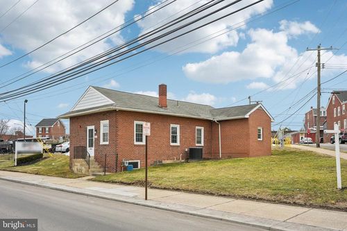 306 E 4th St, BRIDGEPORT, PA, 19405-1809 | Card Image
