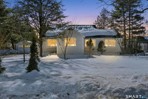 37 Murray St, Norwalk, CT, 06851-3305 | Card Image