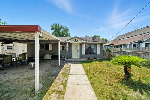 4924 Park Dr, Houston, TX, 77023-1443 | Card Image