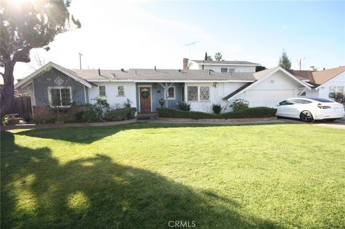 10092 Roselee Dr, Garden Grove, CA, 92840-1826 | Card Image