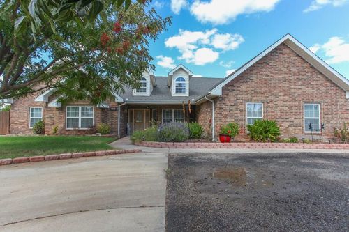 2405 E 25th St, Big Spring, TX, 79720-6140 | Card Image