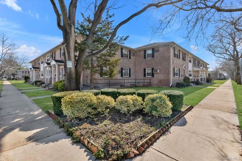 228a-8105 268th St, Glen Oaks, NY, 11004-1545 | Card Image