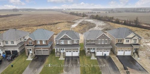 32 Mackenzie St, Dundalk, ON, N0C1B0 | Card Image