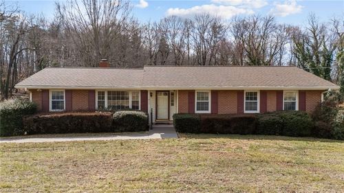 1022 Pine Knolls Road, Kernersville, NC, 27284 | Card Image