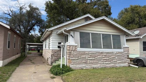 1205 N 9th St, Salina, KS, 67401-8762 | Card Image