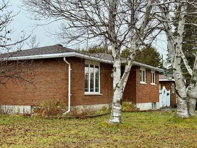 560 Fay Cres, House other with 3 bedrooms, 2 bathrooms and 3 parking in Timmins ON | Image 2