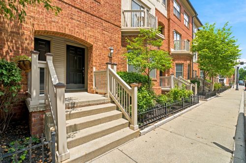22 W Russell St, Columbus, OH, 43215-1684 | Card Image