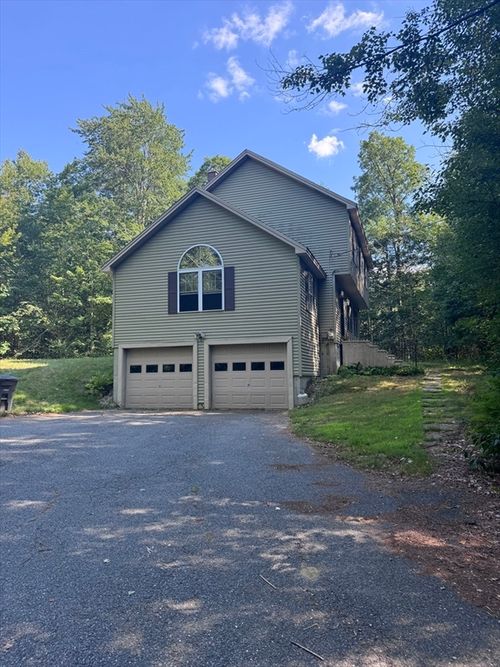 70 Sawyer St, Gardner, MA, 01440-3266 | Card Image