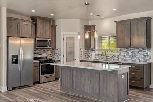 585 Valley View Dr, Paradise, CA, 95969-3082 | Card Image