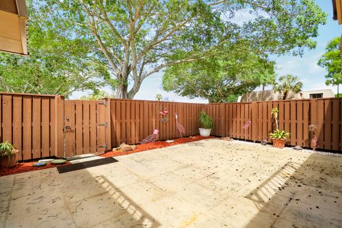 6645 66th Way, West Palm Beach, FL, 33409-7153 | Card Image