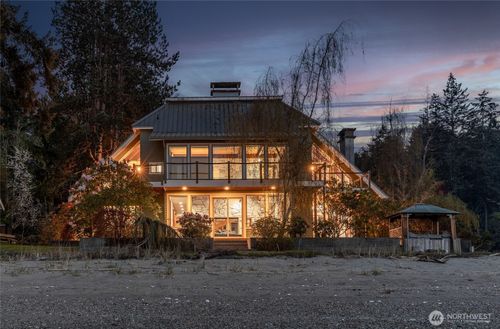 1105 14th Ave, Fox Island, WA, 98333-9692 | Card Image