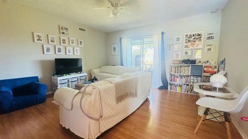 apt-d205-1000 Lake Of The Woods Blvd, Fern Park, FL, 32730-2988 | Card Image