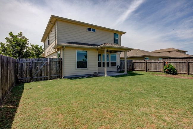 Look at the size of that yard. Room for a pool, horseshoes or cornhole. | Image 34