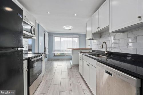 apt-201-549 Florida Ave, HERNDON, VA, 20170-4933 | Card Image