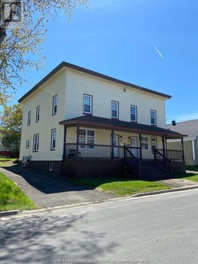 32 Patterson St, Home with 9 bedrooms, 0 bathrooms and null parking in Campbellton NB | Image 1