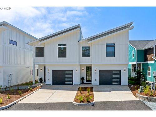 42 E Washington St, Rockaway Beach, OR, 97136-9606 | Card Image