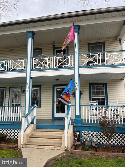 235 Cleveland St, BRISTOL, PA, 19007-4407 | Card Image