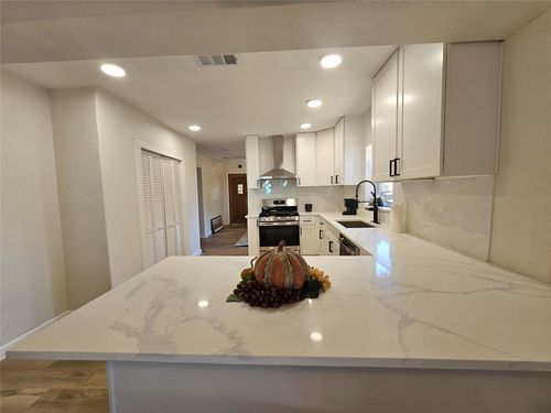 3126 Ohio St, Baytown, TX, 77520-6023 | Card Image