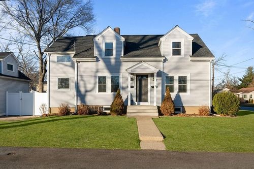 5 Shippen Ave, Warwick, RI, 02888-5129 | Card Image