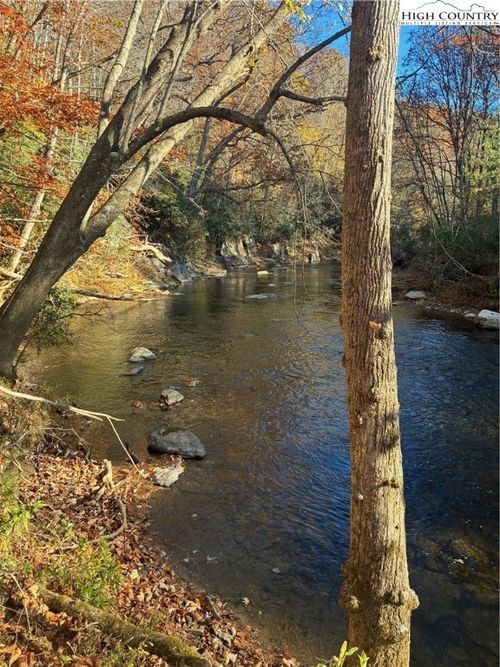 18 N Nc Highway, Sparta, NC, 28675 | Card Image