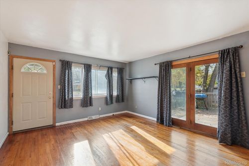 25908 Beverly Rd, Taylor, MI, 48180-1104 | Card Image