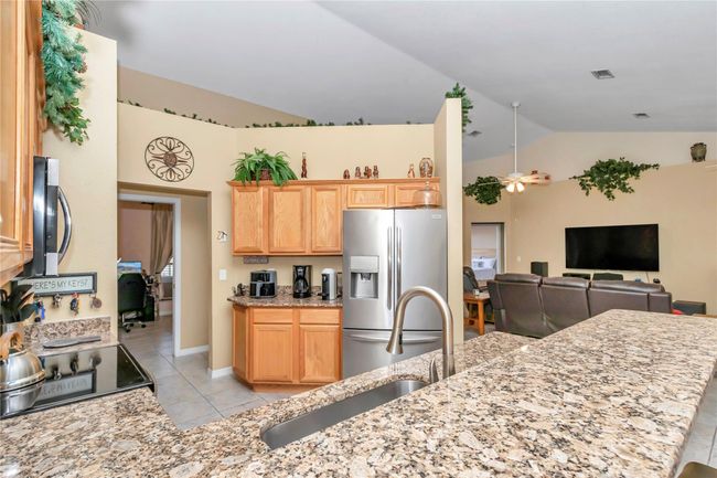 10372 Sw 41 St Ct, House other with 4 bedrooms, 2 bathrooms and null parking in OCALA FL | Image 10