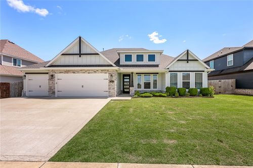 911 Red Maple St, Centerton, AR, 72719-6019 | Card Image