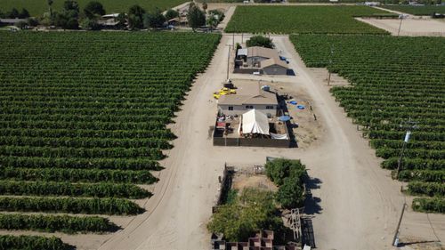 2247 W Magnolia Ave, Caruthers, CA, 93609-9737 | Card Image