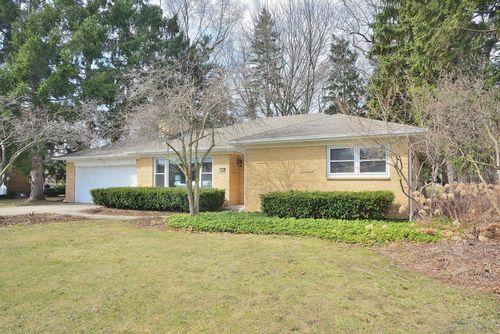 145 Lynnwood Lane, Brookfield, WI, 53005 | Card Image