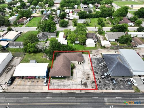 605 N Virginia St, Port Lavaca, TX, 77979-3021 | Card Image