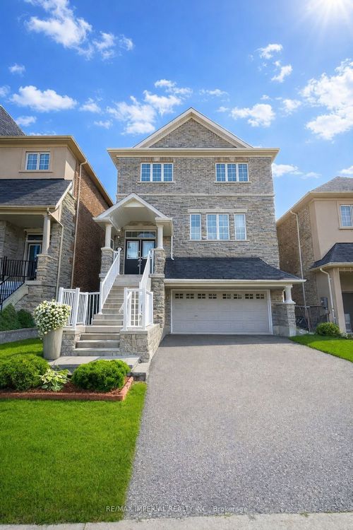 155 Art Ave West, Newmarket, ON, L3X0C1 | Card Image